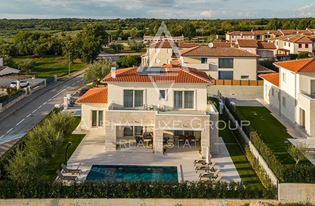 Villa med basseng med ID 15266844, eksklusivt fra Alpha Luxe Group, Tar-Vabriga