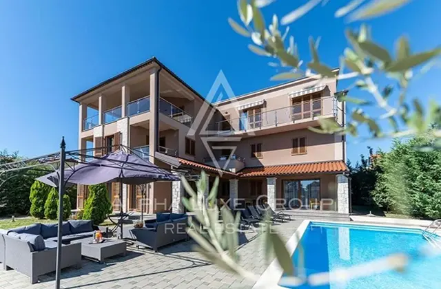 Luksuriøs villa med ID 13832591, presentert av Alpha Luxe Group, Poreč